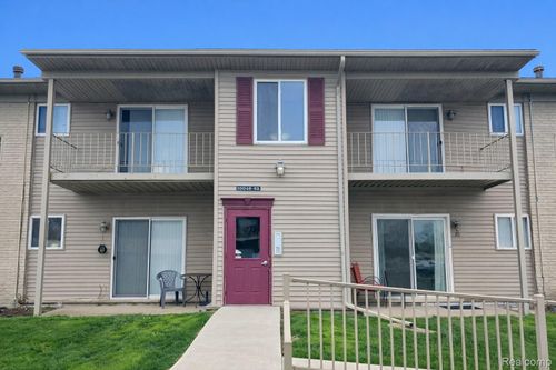 10052 Allen Pointe Dr, Allen Park, MI, 48101-1785 | Card Image