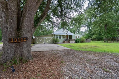 13172 Dee Gautreau Rd, Gonzales, LA, 70737-7356 | Card Image