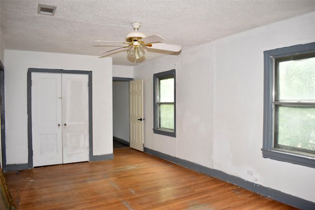 1511 S High St, House other with 3 bedrooms, 2 bathrooms and null parking in Brady TX | Image 9