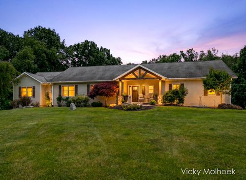 817 Pheasant Ridge Dr, Hastings, MI, 49058-8383 | Card Image
