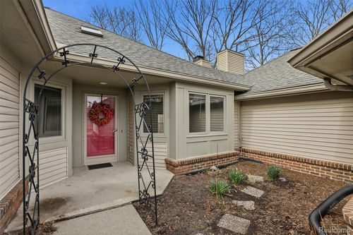 21400 Magnolia Ct, Farmington Hills, MI, 48336-4109 | Card Image