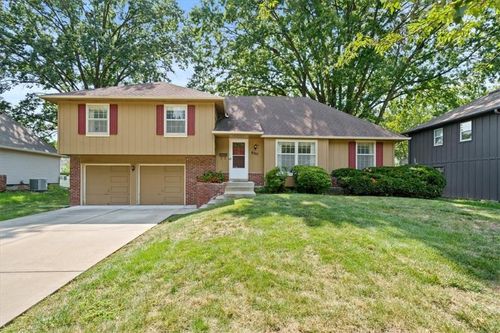 8307 W 97th Ter, Overland Park, KS, 66212-3339 | Card Image