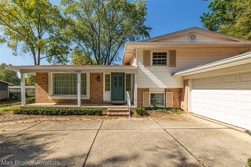 23751 Gill Rd, Farmington, MI, 48335-3515 | Card Image