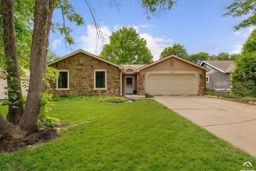 133 Tumbleweed Dr, Lawrence, KS, 66049-4152 | Card Image