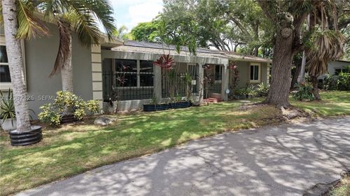 8331 Sw 156th St, Palmetto Bay, FL, 33157-2162 | Card Image
