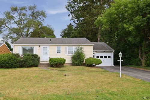 108 Gray Ave, Liverpool, NY, 13088-6662 | Card Image