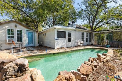 308 S Reagan Street, House other with 2 bedrooms, 1 bathrooms and null parking in West TX | Image 1