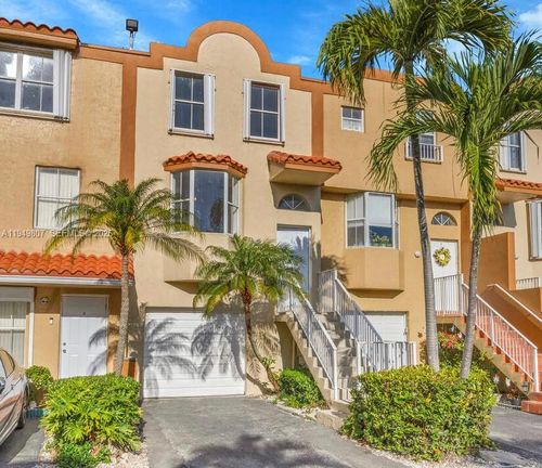 803-390 Nw 86th Ct, Miami, FL, 33126-6828 | Card Image