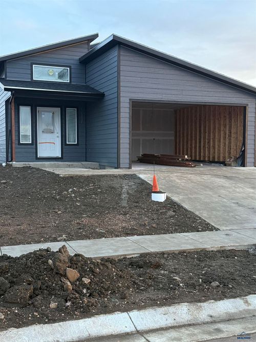 892 Vicksburg St, Box Elder, SD, 57719-8058 | Card Image