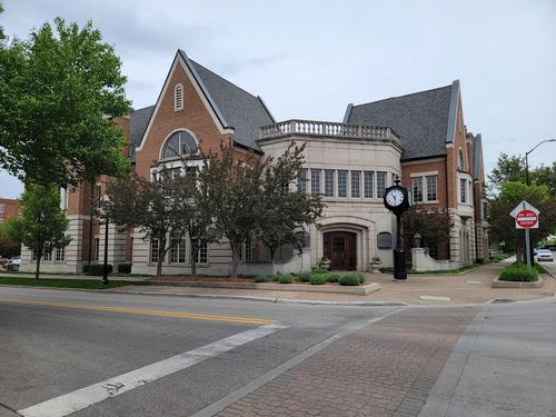 100-151 Central Ave, Holland, MI, 49423-2831 | Card Image