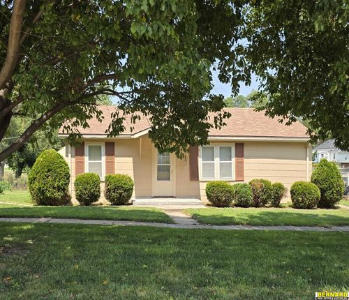 1212 10th St, Auburn, NE, 68305-1513 | Card Image