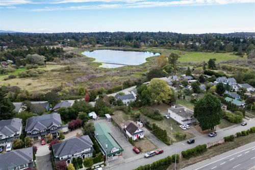 3883 Douglas St, Saanich, BC, V8Z3M1 | Card Image
