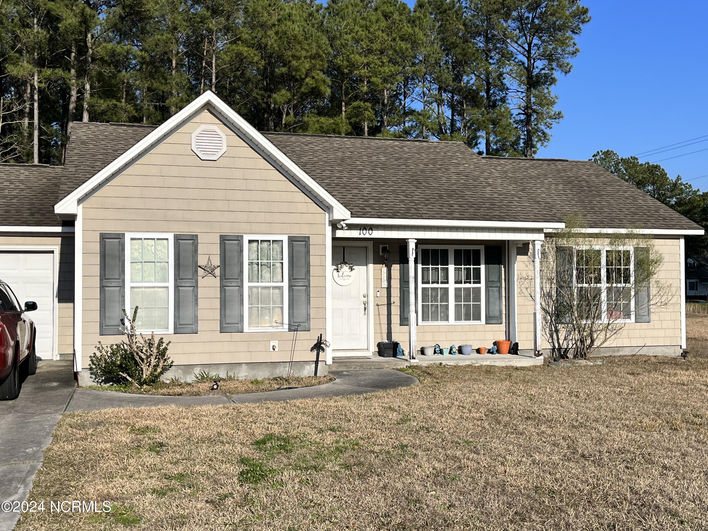 Blossom Ct, Maple Hill, NC 28454