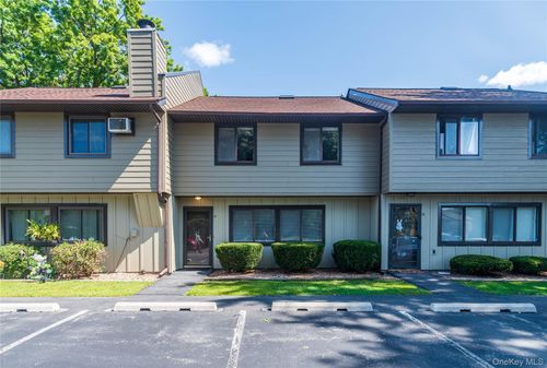 9 Hudson Heights Dr, Poughkeepsie, NY, 12601-2958 | Card Image