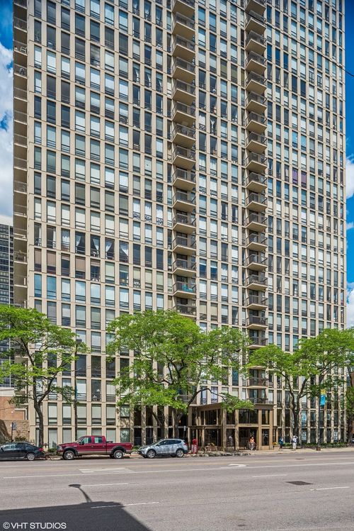 3507-1660 La Salle Dr, Chicago, IL, 60614-6027 | Card Image