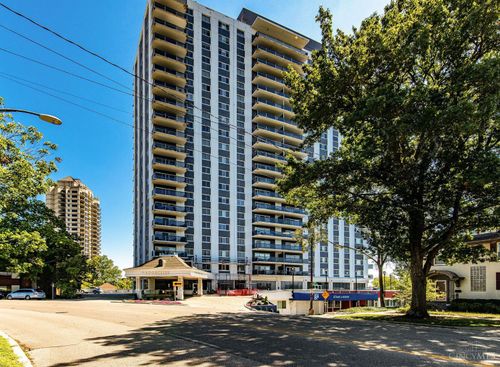 2200 Victory Pkwy, Cincinnati, OH, 45206-2882 | Card Image