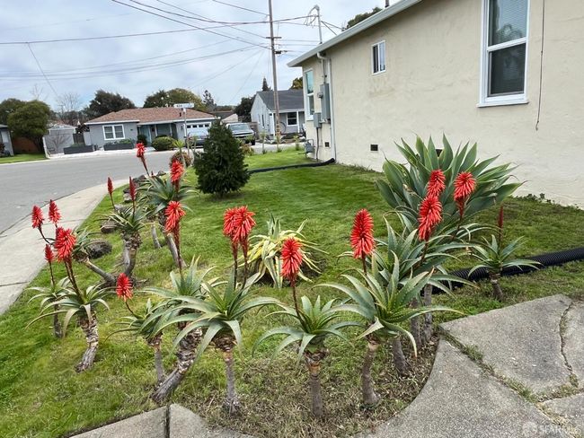 21723 Ada St, House other with 3 bedrooms, 2 bathrooms and 2 parking in Castro Valley CA | Image 6