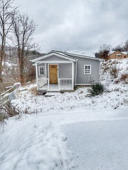 105 Penn Ave, Bentleyville, PA, 15314-1136 | Card Image