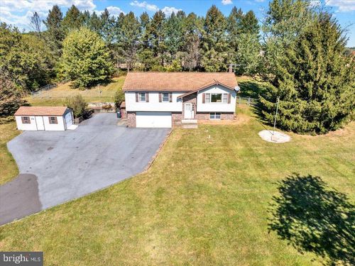 661 Hickory Rd, MOHRSVILLE, PA, 19541-8938 | Card Image