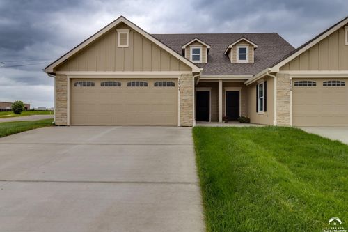2804 Chasehire Dr, Lawrence, KS, 66046-4565 | Card Image