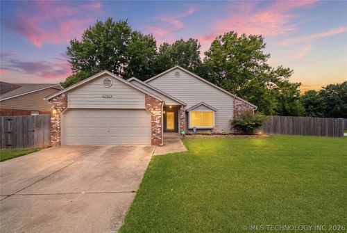 1702 S Fir Place, Broken Arrow, OK, 74012 | Card Image
