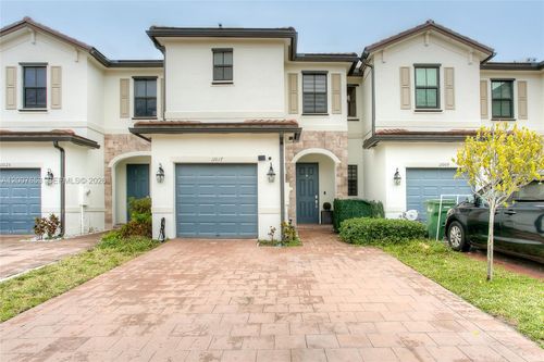 11017 W 33rd Way, Hialeah, FL, 33018-2196 | Card Image