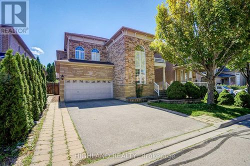 39 Shadetree Cres, Woodbridge, ON, L4H1Y3 | Card Image