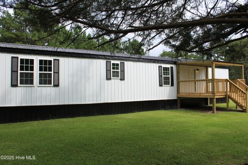 112 Wilson Spur, Richlands, NC, 28574-6360 | Card Image