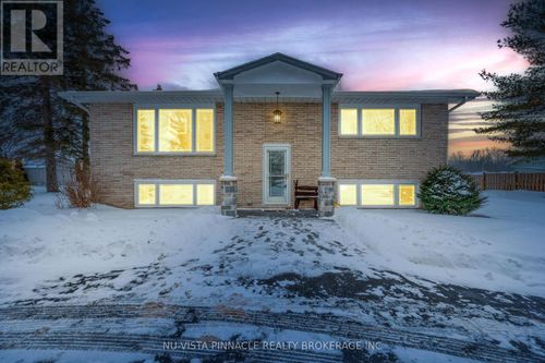 3567 Egremont Road, Plympton-Wyoming (Plympton Wyoming), ON, N0M1E0 | Card Image