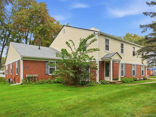 24763 Meadow Creek Dr, Harrison Township, MI, 48045-3139 | Card Image