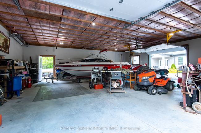 3394 Schram Dr, House other with 4 bedrooms, 3 bathrooms and 8 parking in Camlachie ON | Image 45