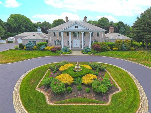 9 Colonial Dr, Glen Head, NY, 11545-2811 | Card Image