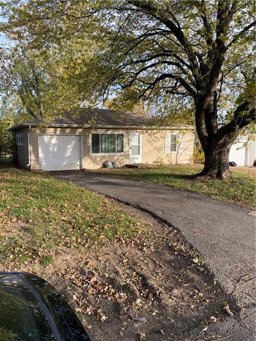 2213 S 39th St, Kansas City, KS, 66106-3829 | Card Image
