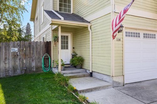 114 Cedar St, Central Point, OR, 97502-2235 | Card Image