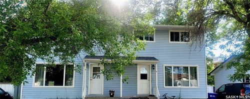 640 Donald St, Esterhazy, SK, S0A0X0 | Card Image