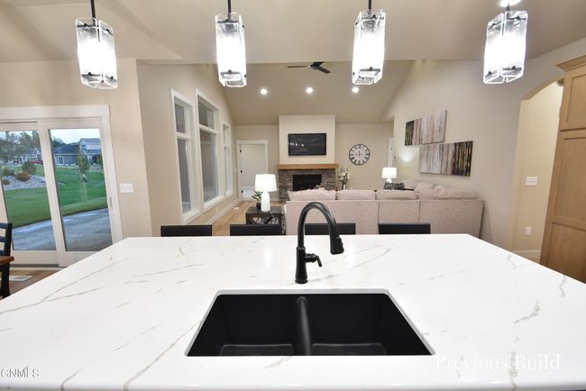 1612 Community Loop, House other with 3 bedrooms, 4 bathrooms and null parking in Bismarck ND | Image 13