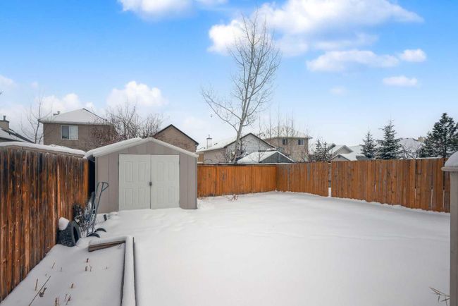 2082 Bridlemeadows Manor Sw, Home with 4 bedrooms, 3 bathrooms and 2 parking in Calgary AB | Image 46