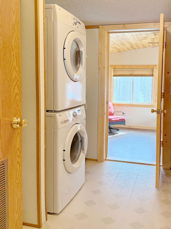 10472 N Athey Ave, House other with 3 bedrooms, 2 bathrooms and null parking in Harrison MI | Image 24