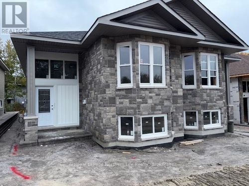 16 Meadow Wood Court, North Bay (Ferris), ON, P1A4L5 | Card Image