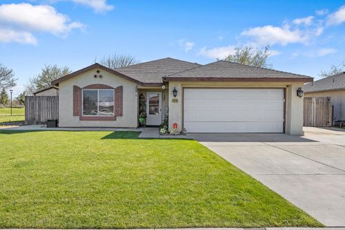 1915 Valley Springs Avenue, Hanford, CA, 93230 | Card Image