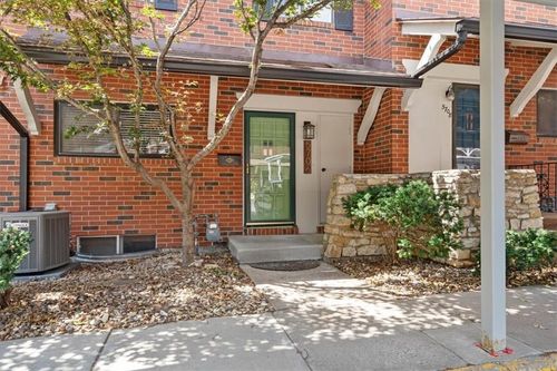 5706 97th St, Overland Park, KS, 66207-2927 | Card Image