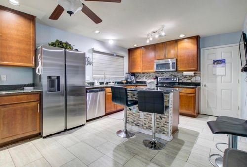 1333 Falcon Dr, Grand Prairie, TX, 75051-3354 | Card Image