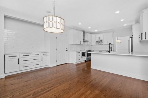 1 Settlers Dr, Lakeville, MA, 02347-3601 | Card Image