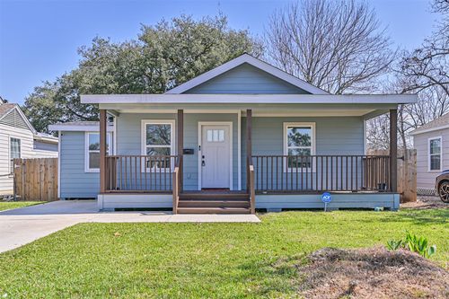 611 Munger St, Pasadena, TX, 77506-2449 | Card Image