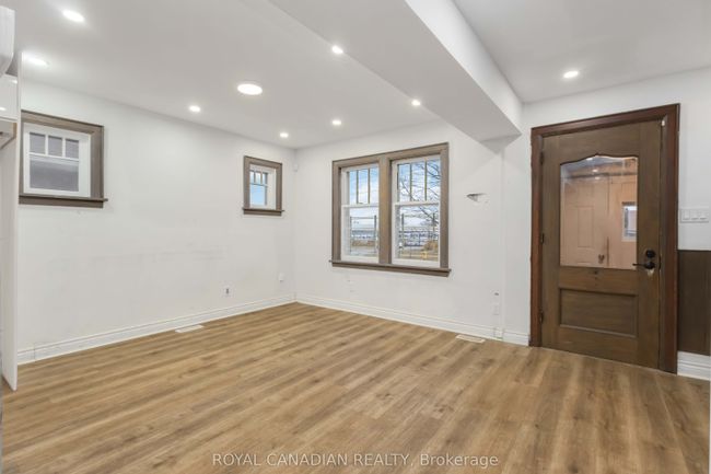 274 Ritson Rd N, House other with 5 bedrooms, 3 bathrooms and 3 parking in Oshawa ON | Image 6