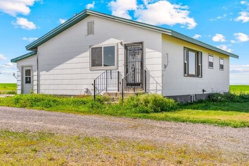 1036 Davis Rd, Hardin, MT, 59034-2121 | Card Image