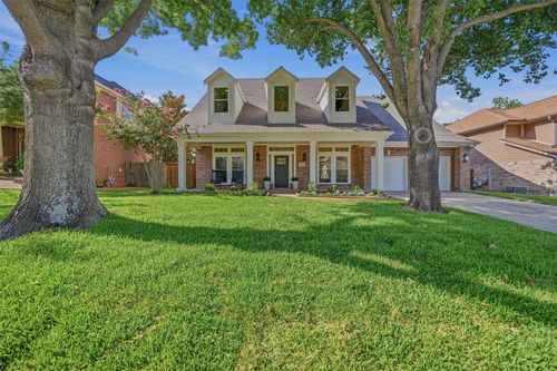 2908 Woodhaven Dr, Grapevine, TX, 76051-2690 | Card Image