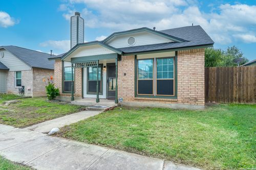 731 Garden Meadow Dr, Universal City, TX, 78148-3725 | Card Image