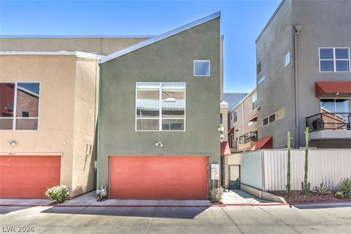 1999 Yaupon Ave, Las Vegas, NV, 89101-5645 | Card Image