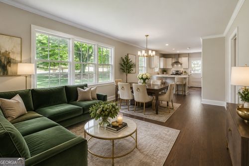 396 Forrest Ridge Dr Nw, ATLANTA, GA, 30318-7218 | Card Image
